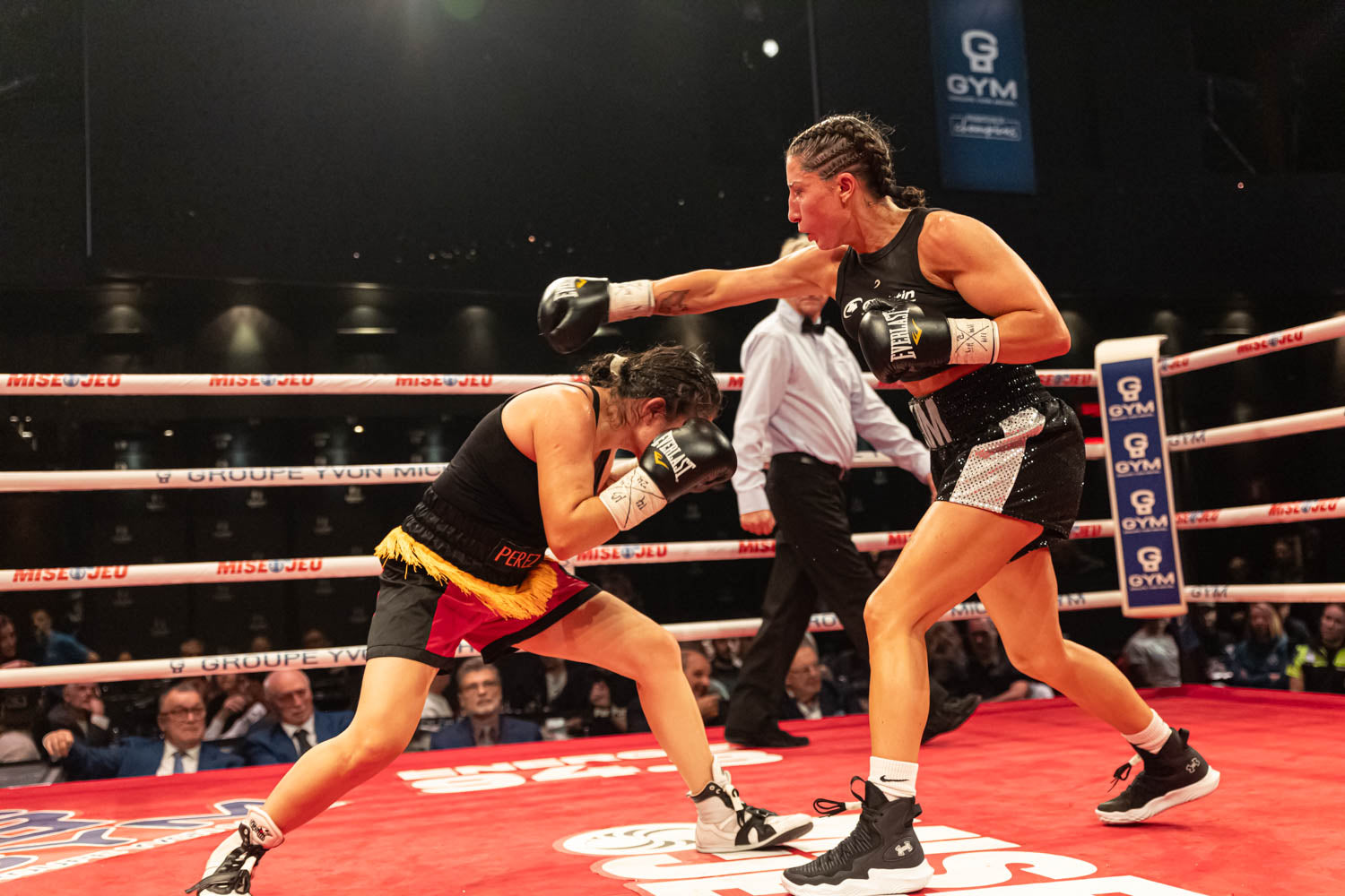 Kim Clavel conclut l’année 2024 avec une victoire : Résumé de la soirée - Canada Fighting