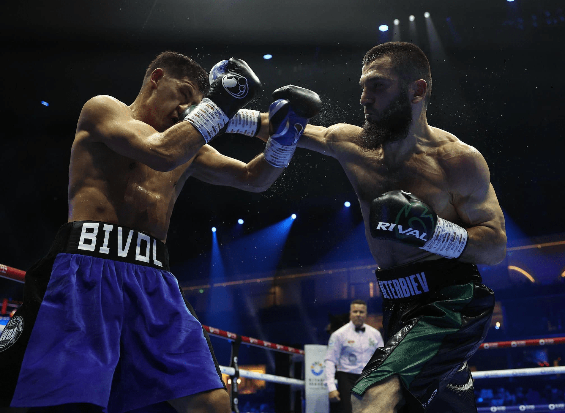 Artur Beterbiev remporte un duel historique contre Dmitrii Bivol - Canada Fighting